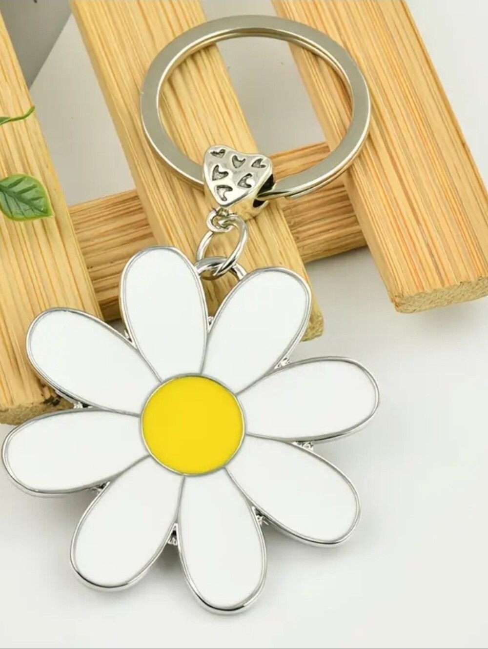 Silver White Daisy Enamel Keychain Bag Charm, NEW